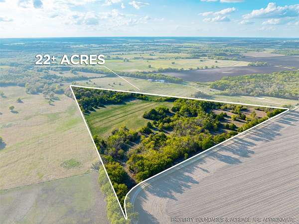 22 Acres of Land for Sale in Roxton, Texas