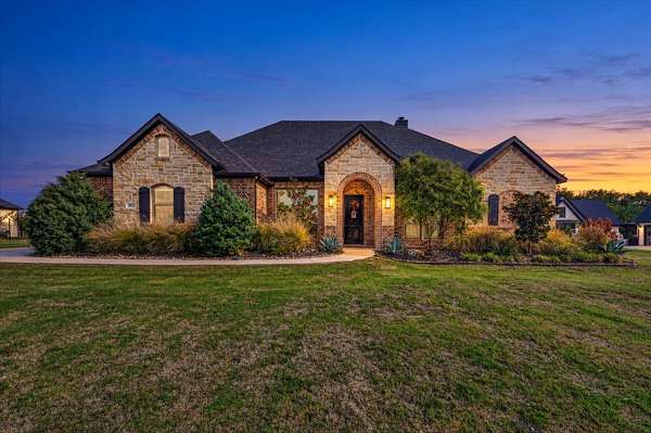 1.5 Acres of Land with Home for Sale in Rockwall, Texas