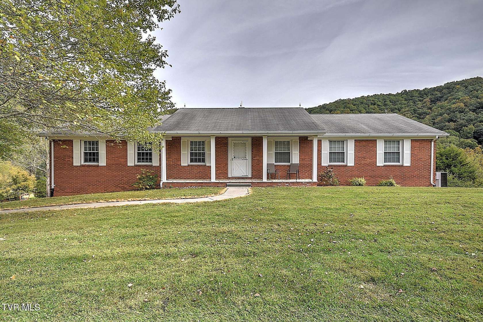 2 Acres of Land with Home for Lease in Blountville, Tennessee