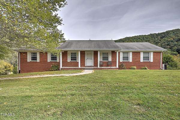 2 Acres of Land with Home for Lease in Blountville, Tennessee