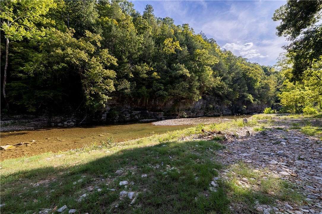 774 Acres of Recreational Land with Home for Sale in Yellville, Arkansas