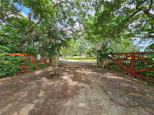 5 Acres of Mixed-Use Land for Lease in Homestead, Florida