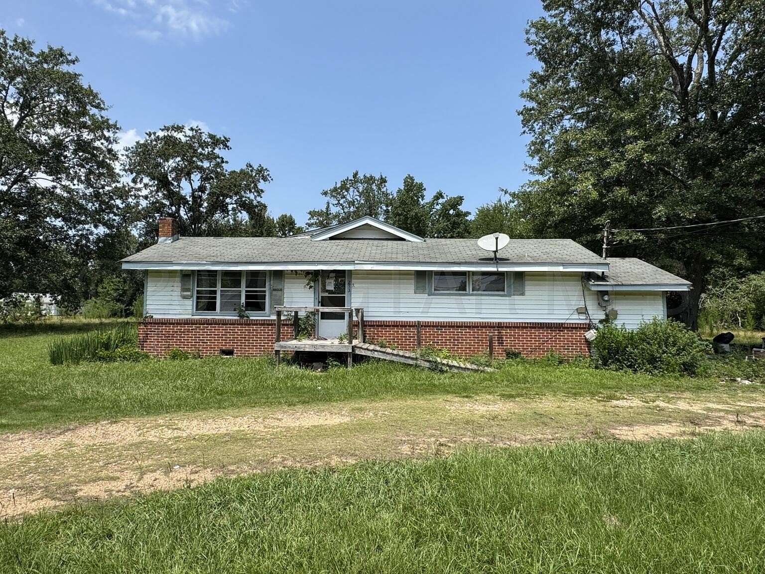 1.7 Acres of Land with Home for Sale in Columbus, Mississippi