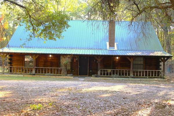 4.82 Acres of Land with Home for Sale in Springhill, Louisiana