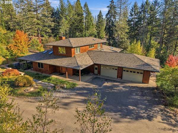 5 Acres of Land with Home for Sale in Roseburg, Oregon