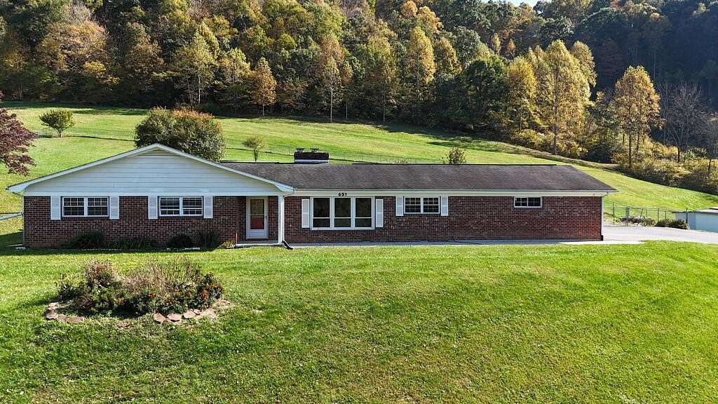 1.78 Acres of Improved Mixed-Use Land for Sale in Marion, Virginia