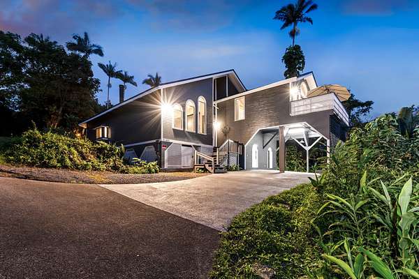 1.87 Acres of Land with Home for Sale in Holualoa, Hawaii