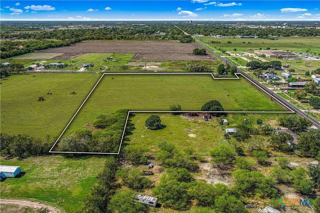 6.37 Acres of Residential Land for Sale in Victoria, Texas
