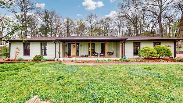 1.58 Acres of Land with Home for Sale in Brentwood, Tennessee