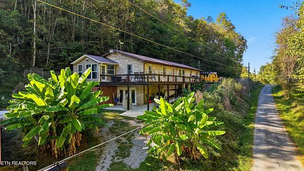 21.5 Acres of Land with Home for Sale in Vonore, Tennessee