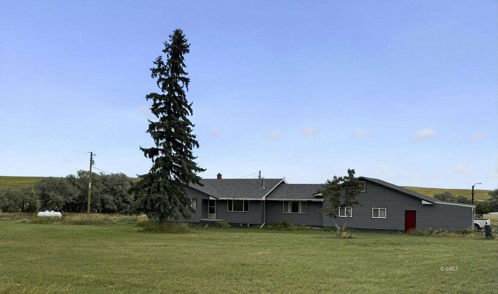 40 Acres of Agricultural Land with Home for Sale in Circle, Montana