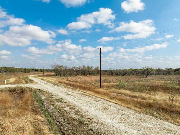 10 Acres of Land for Sale in Hubbard, Texas