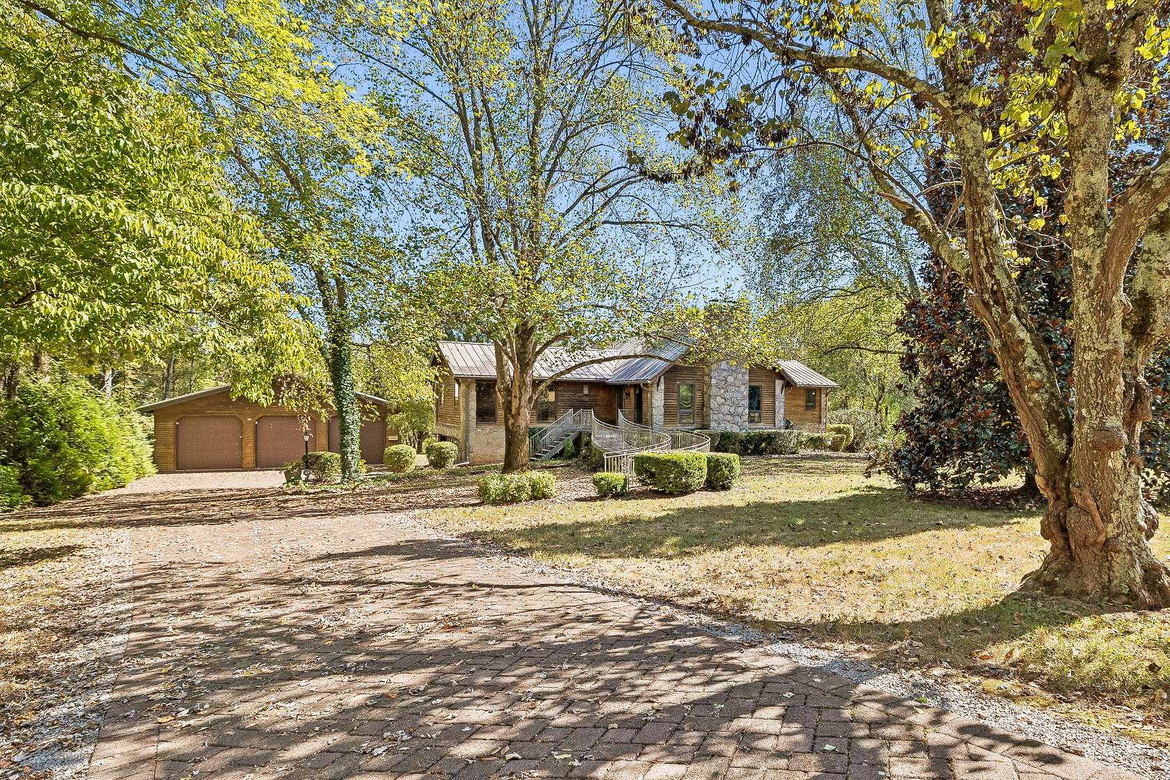 2.14 Acres of Land with Home for Auction in Murfreesboro, Tennessee