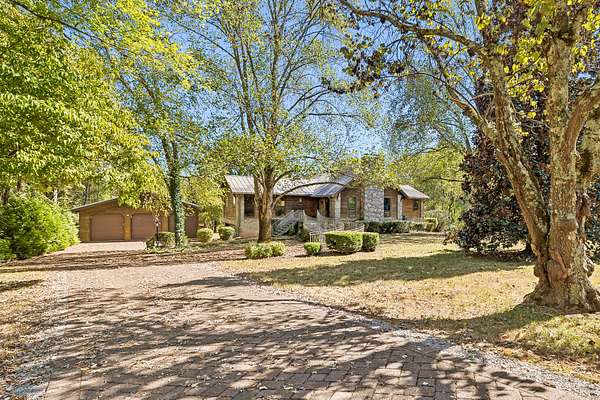 2.14 Acres of Land with Home for Auction in Murfreesboro, Tennessee