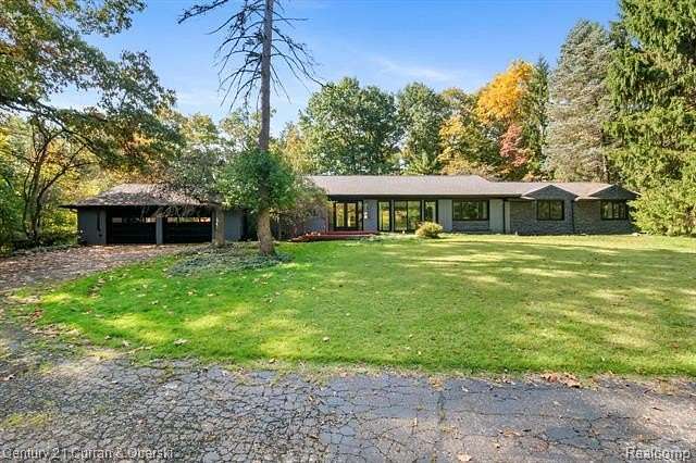 1.55 Acres of Land with Home for Sale in Farmington Hills, Michigan