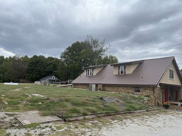 8.27 Acres of Land with Home for Sale in Clarksville, Tennessee