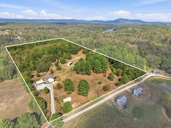 20 Acres of Land with Home for Sale in Hot Springs, Arkansas