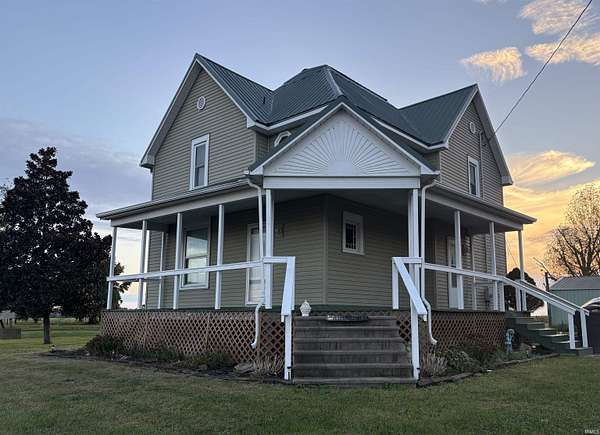 2.5 Acres of Land with Home for Sale in Sumner, Illinois