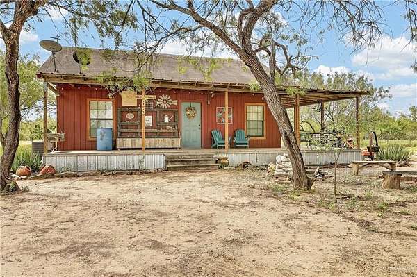19.2 Acres of Land with Home for Sale in Rio Grande City, Texas