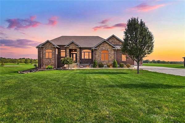 6.5 Acres of Land with Home for Sale in Chillicothe, Missouri