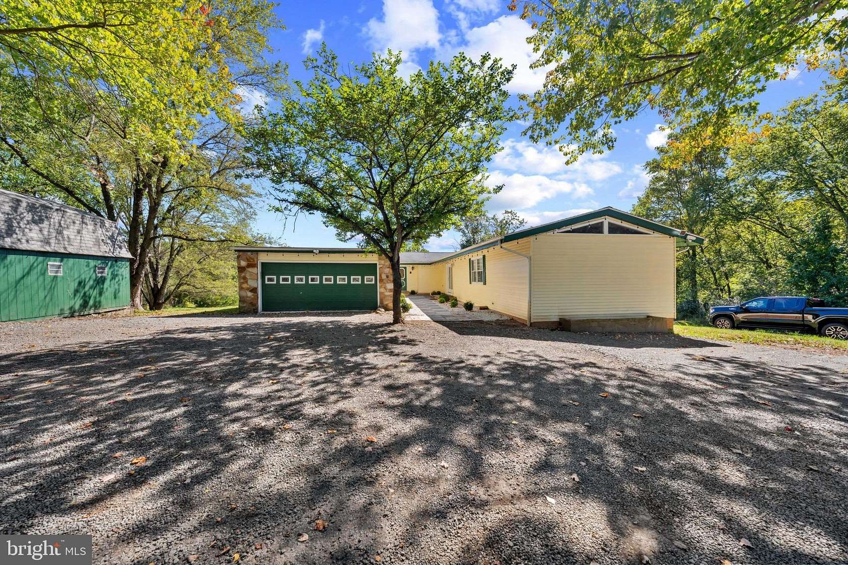 13.8 Acres of Land with Home for Sale in Leesburg, Virginia