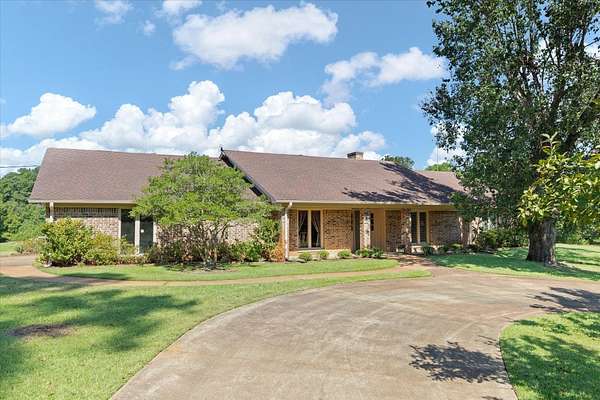19 Acres of Land with Home for Sale in Longview, Texas