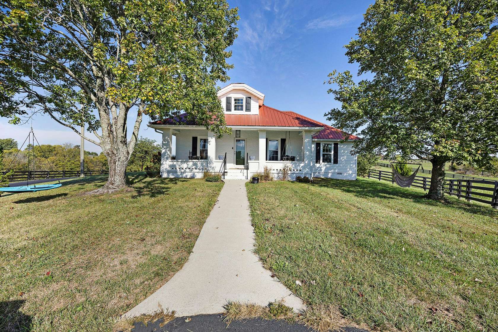 15.3 Acres of Land with Home for Sale in Harrodsburg, Kentucky