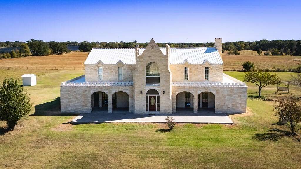 25 Acres of Land with Home for Sale in Malakoff, Texas