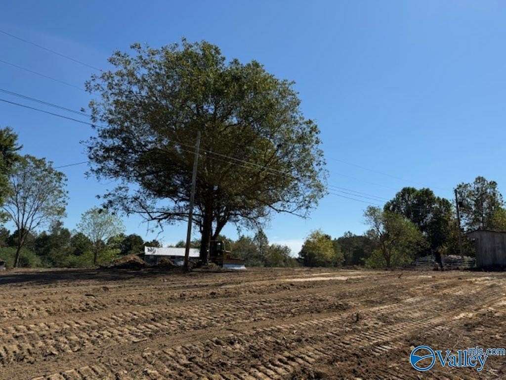 1 Acre of Land for Sale in Vinemont, Alabama