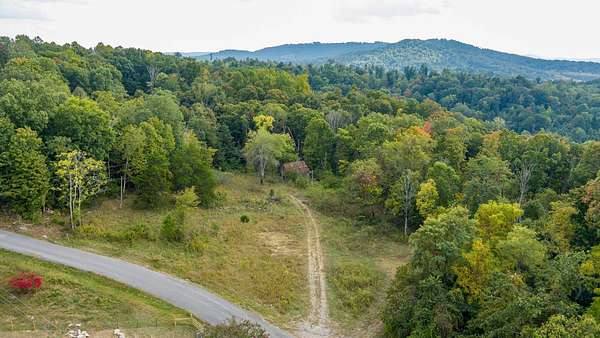 16 Acres of Recreational & Residential Land for Sale in Albany, Kentucky