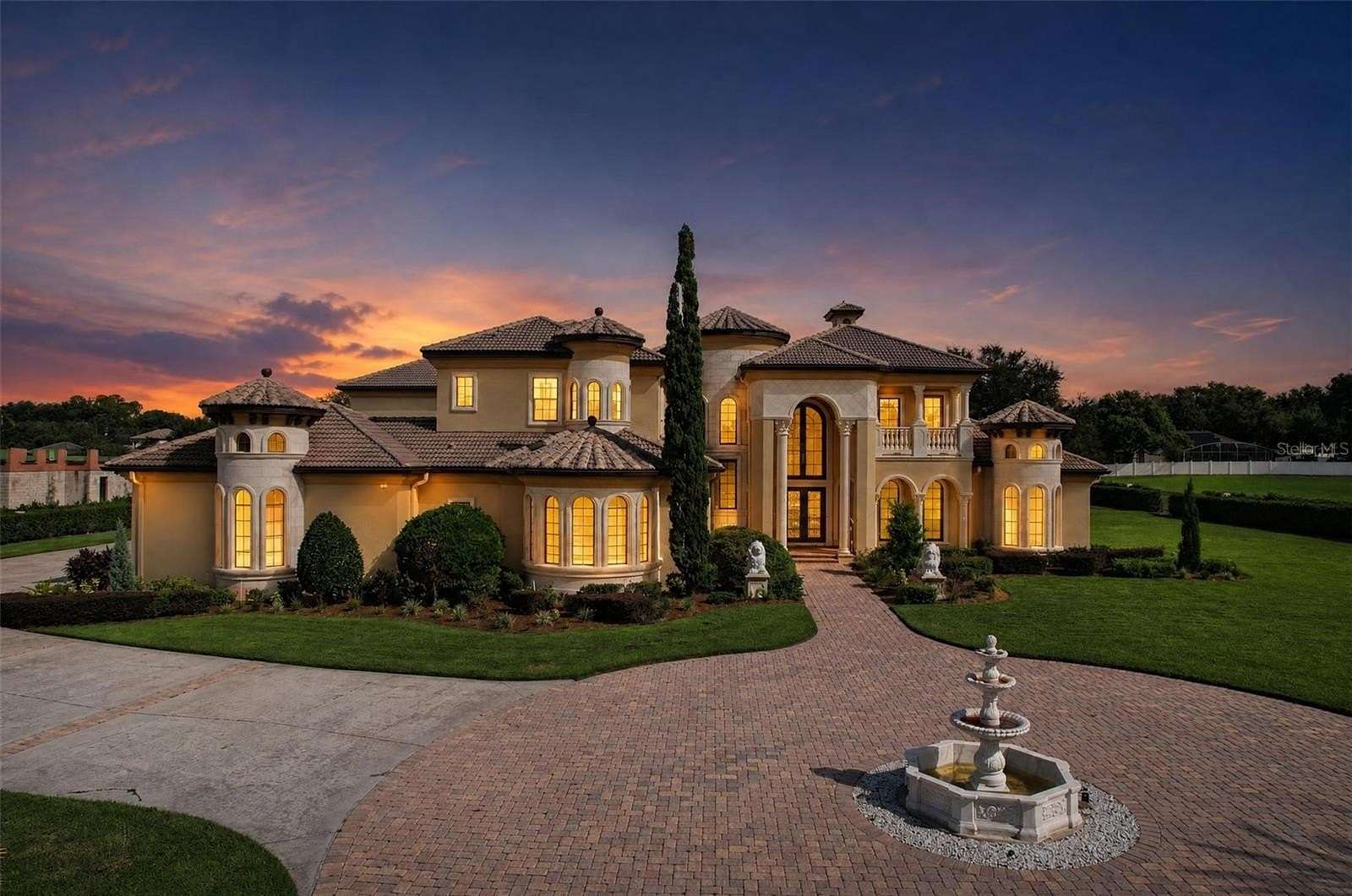 2.49 Acres of Land with Home for Sale in Windermere, Florida