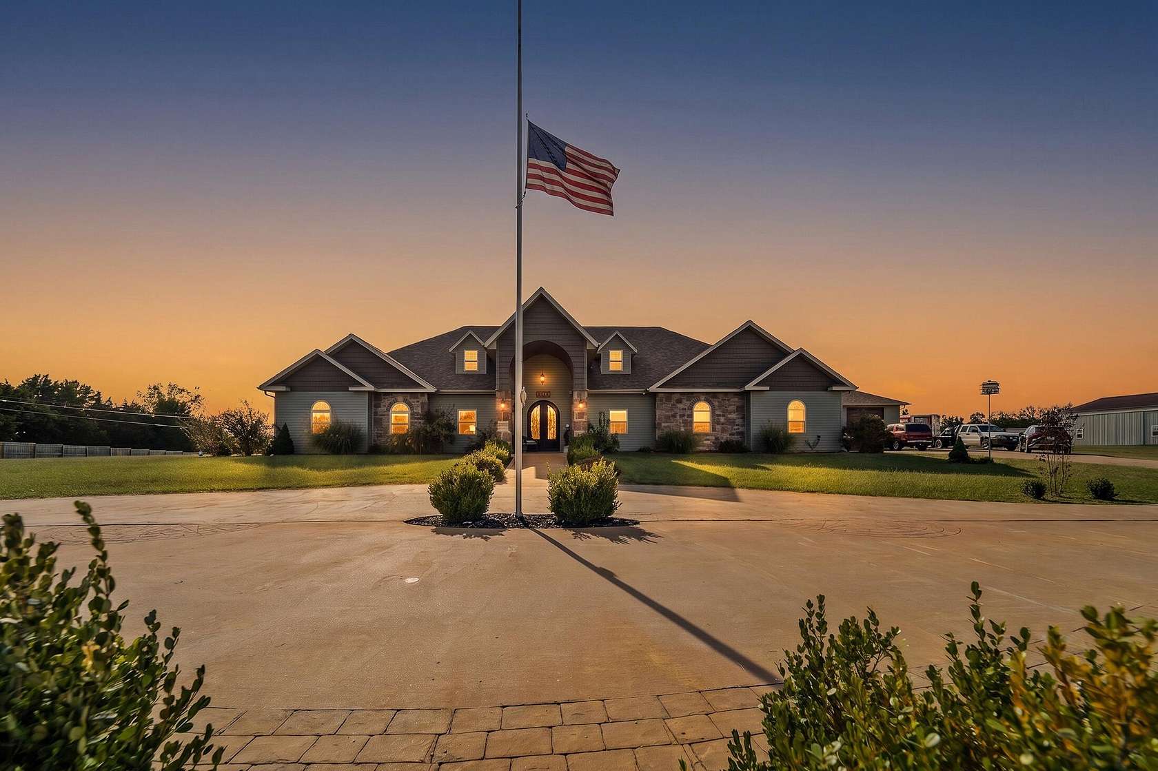 10 Acres of Improved Mixed-Use Land for Sale in Fulton, Missouri