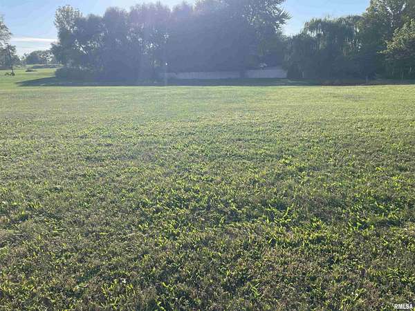 Residential Land for Sale in Pekin, Illinois