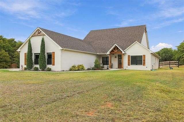 5 Acres of Land with Home for Sale in Blanchard, Oklahoma
