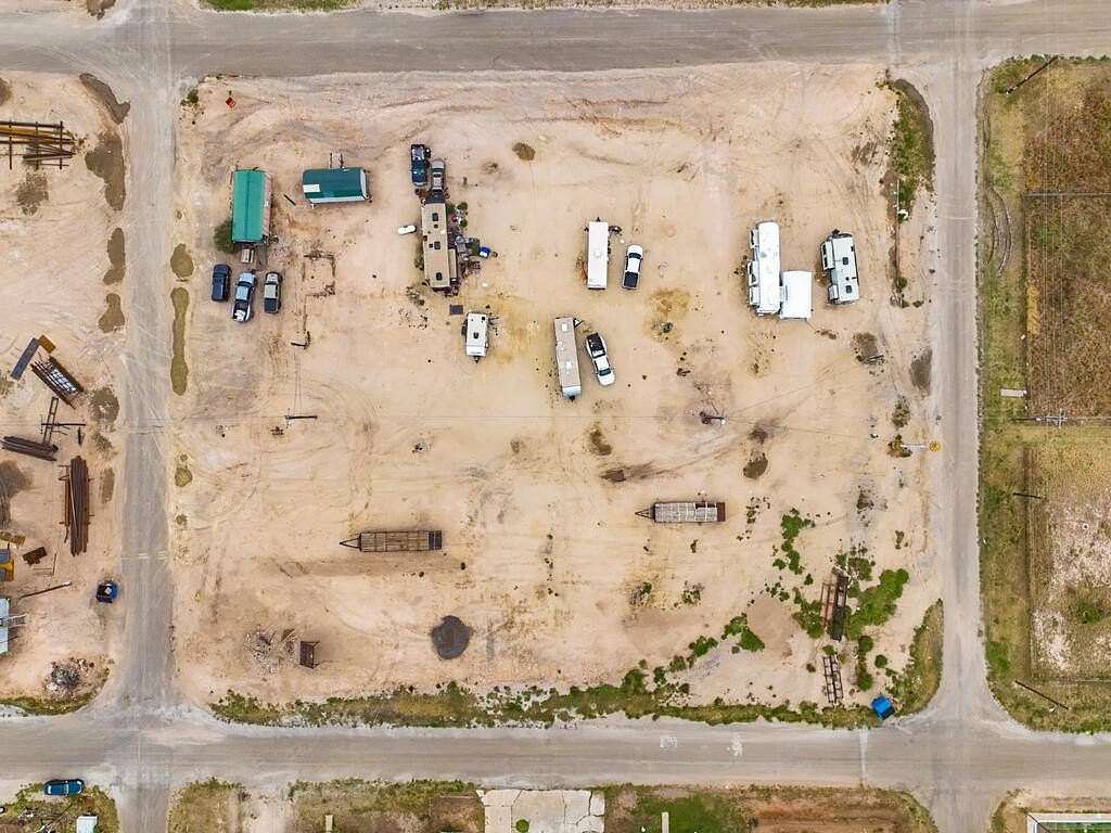1.38 Acres of Improved Mixed-Use Land for Sale in Goldsmith, Texas