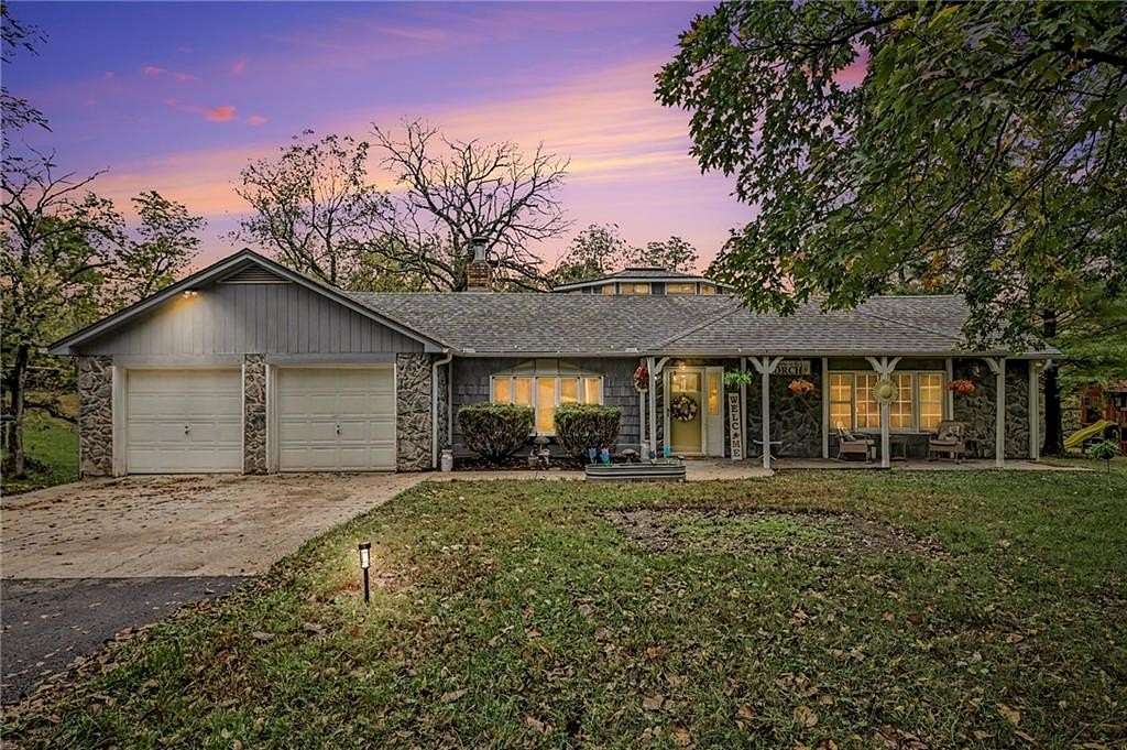 6 Acres of Land with Home for Sale in Independence, Missouri