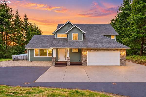 5.1 Acres of Land with Home for Sale in Castle Rock, Washington