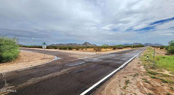 10 Acres of Land for Sale in Maricopa, Arizona