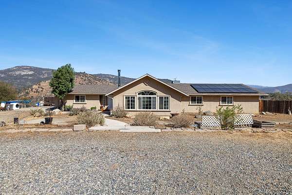 3.45 Acres of Land with Home for Sale in Tollhouse, California