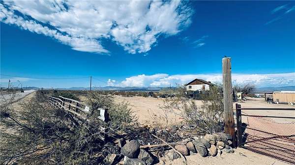 14.3 Acres of Land for Sale in Golden Valley, Arizona