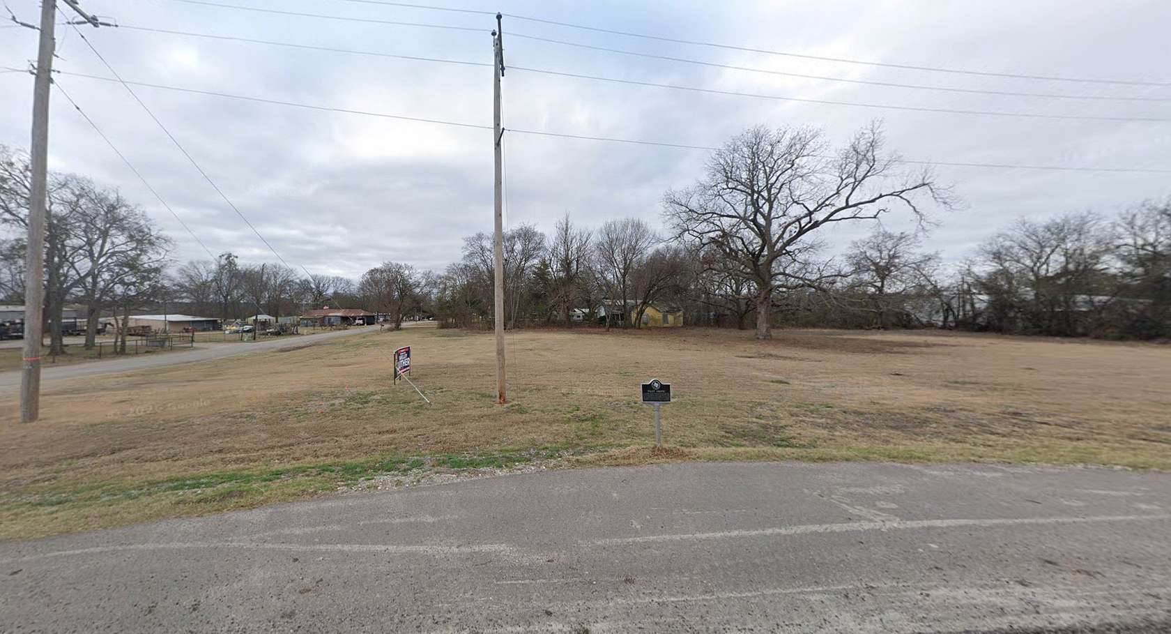 0.94 Acres of Residential Land for Sale in Whitewright, Texas
