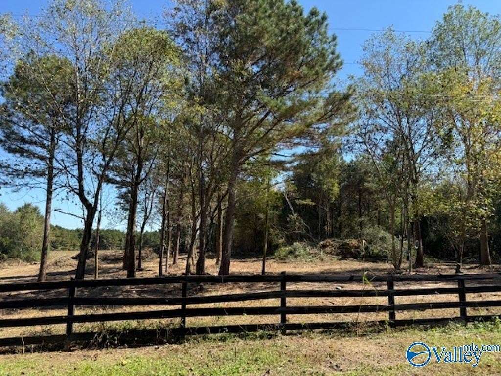 1 Acre of Land for Sale in Vinemont, Alabama