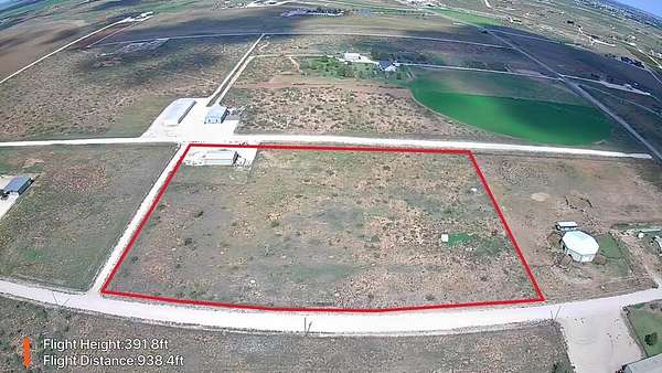 7.48 Acres of Improved Residential Land for Sale in Seminole, Texas