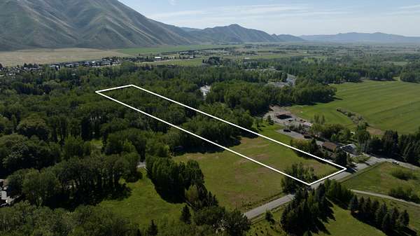6 Acres of Land for Sale in Bellevue, Idaho