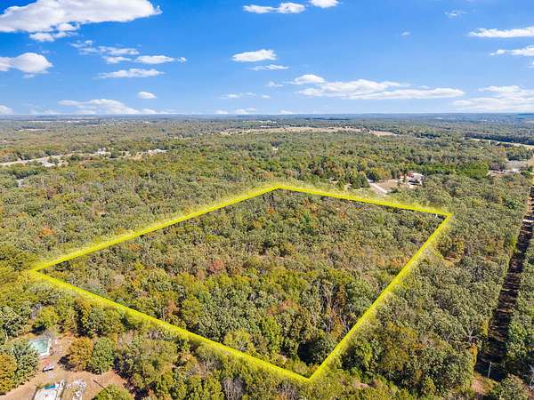 12 Acres of Recreational & Residential Land for Sale in Marshfield, Missouri