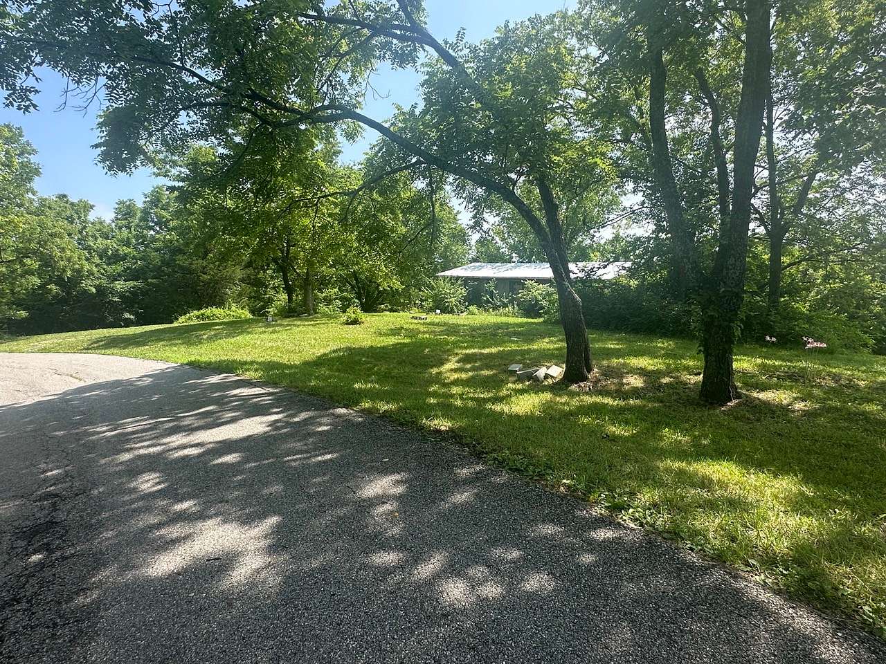 5.7 Acres of Residential Land for Sale in Corinth, Kentucky