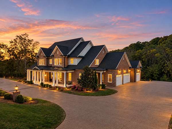 6 Acres of Land with Home for Sale in Franklin, Tennessee