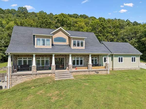 4 Acres of Land with Home for Auction in Franklin, Tennessee