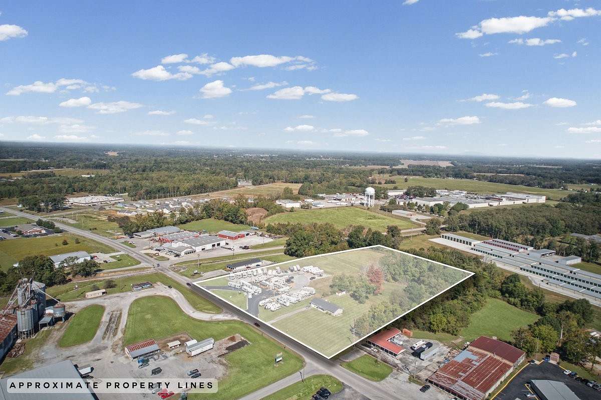 4.33 Acres of Improved Commercial Land for Sale in Manchester, Tennessee