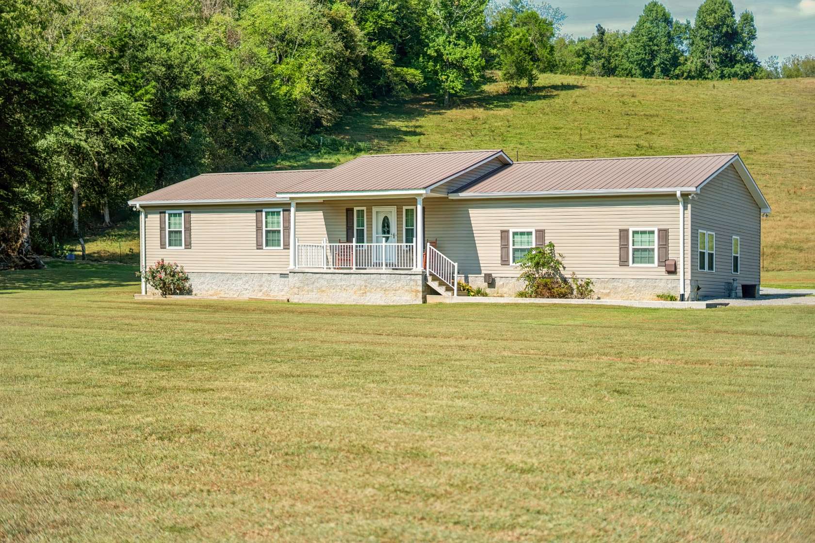1.76 Acres of Land with Home for Sale in Shelbyville, Tennessee